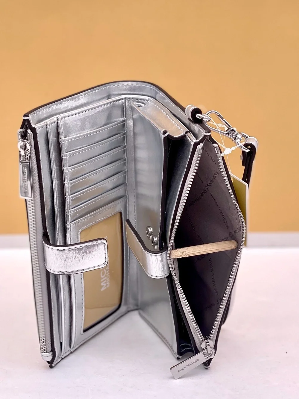 Michael Kors compact michael